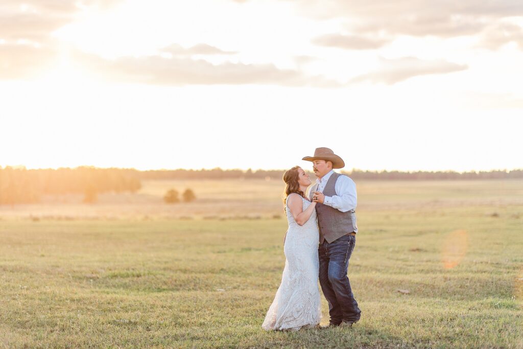 Dancing in the sunset | Montrose Weddings 
