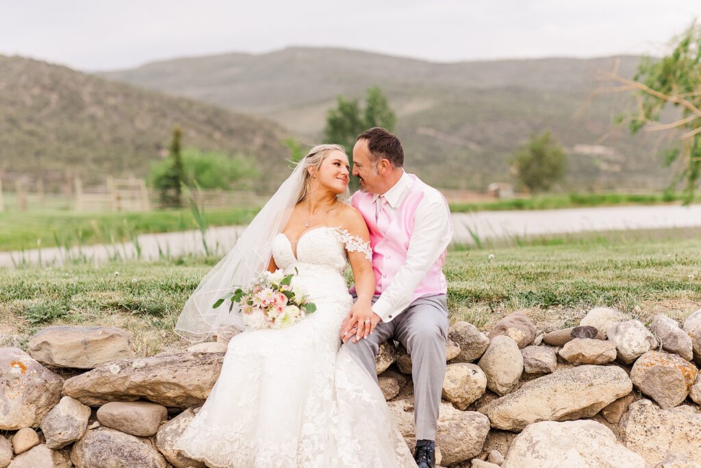 Montrose Colorado Wedding Venues
Montrose Wedding Venues
Antler Ridge Weddings