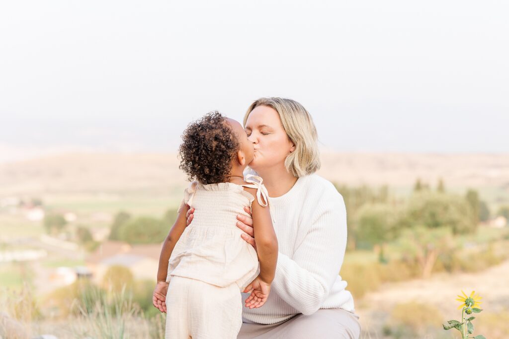 Montrose Mother-Daughter Session
Montrose session
adorable 2 year old 
lifestyle session