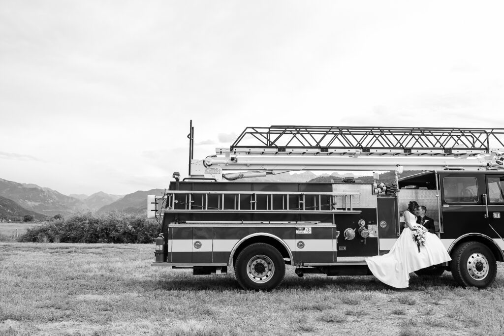 Ouray Wedding
Gorgeous mountain wedding
wedding poses
how to pose for a wedding
wedding details 
wedding days
montrose weddings 
ridgway colorado weddings
ouray colorado weddings
