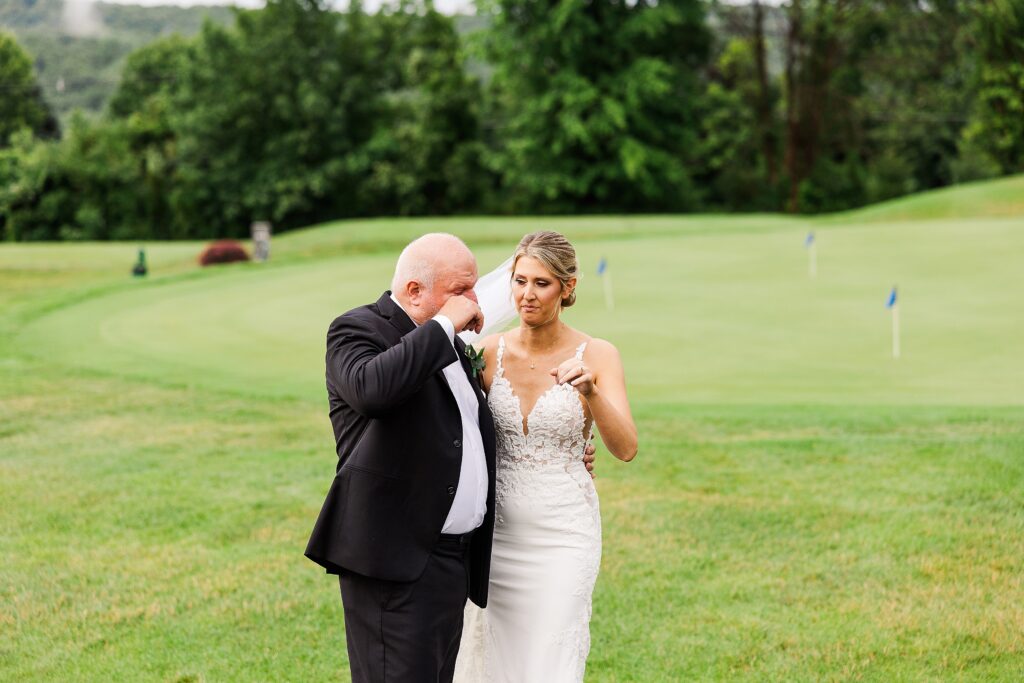 New Jersey Wedding
Sparta new Jersey wedding
new jersey wedding photographer
sky view golf club
gorgeous golf course wedding
new jersey brides
first look with dad
