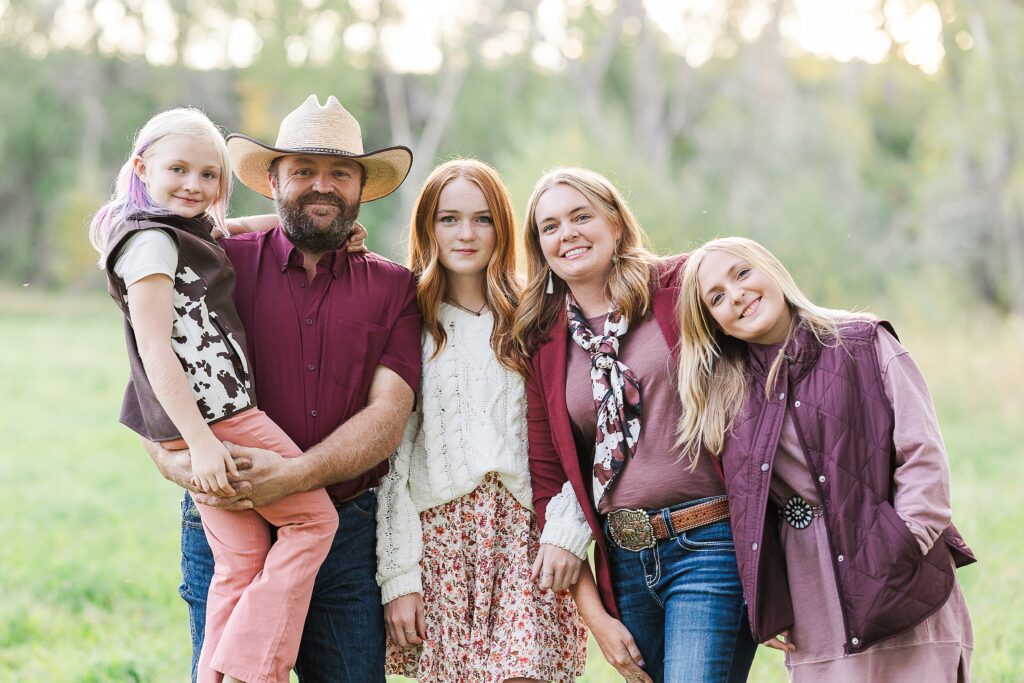 Montrose family photography
montrose family
private property session
western colorado family session
family of 3
3 sister session