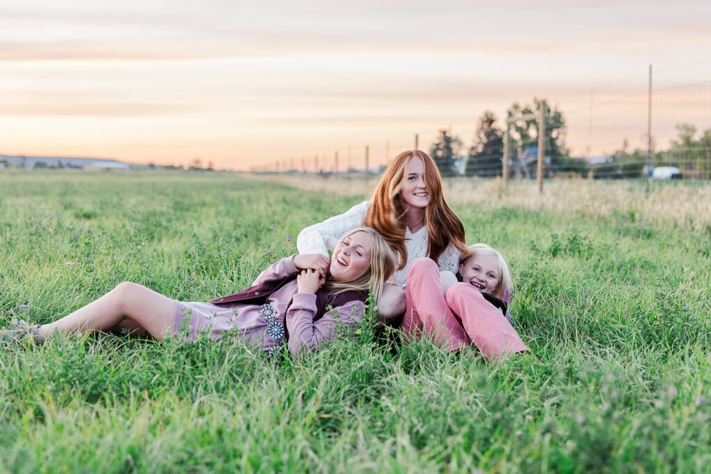 Montrose family photography
montrose family
private property session
western colorado family session
family of 3
3 sister session