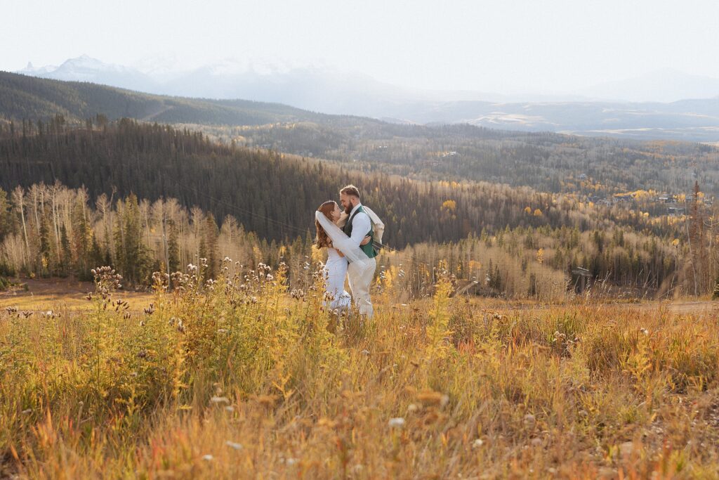 Telluride elopement ceremony overlooking the mountains in Colorado